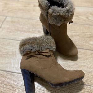Dana Buchman Ankle boots